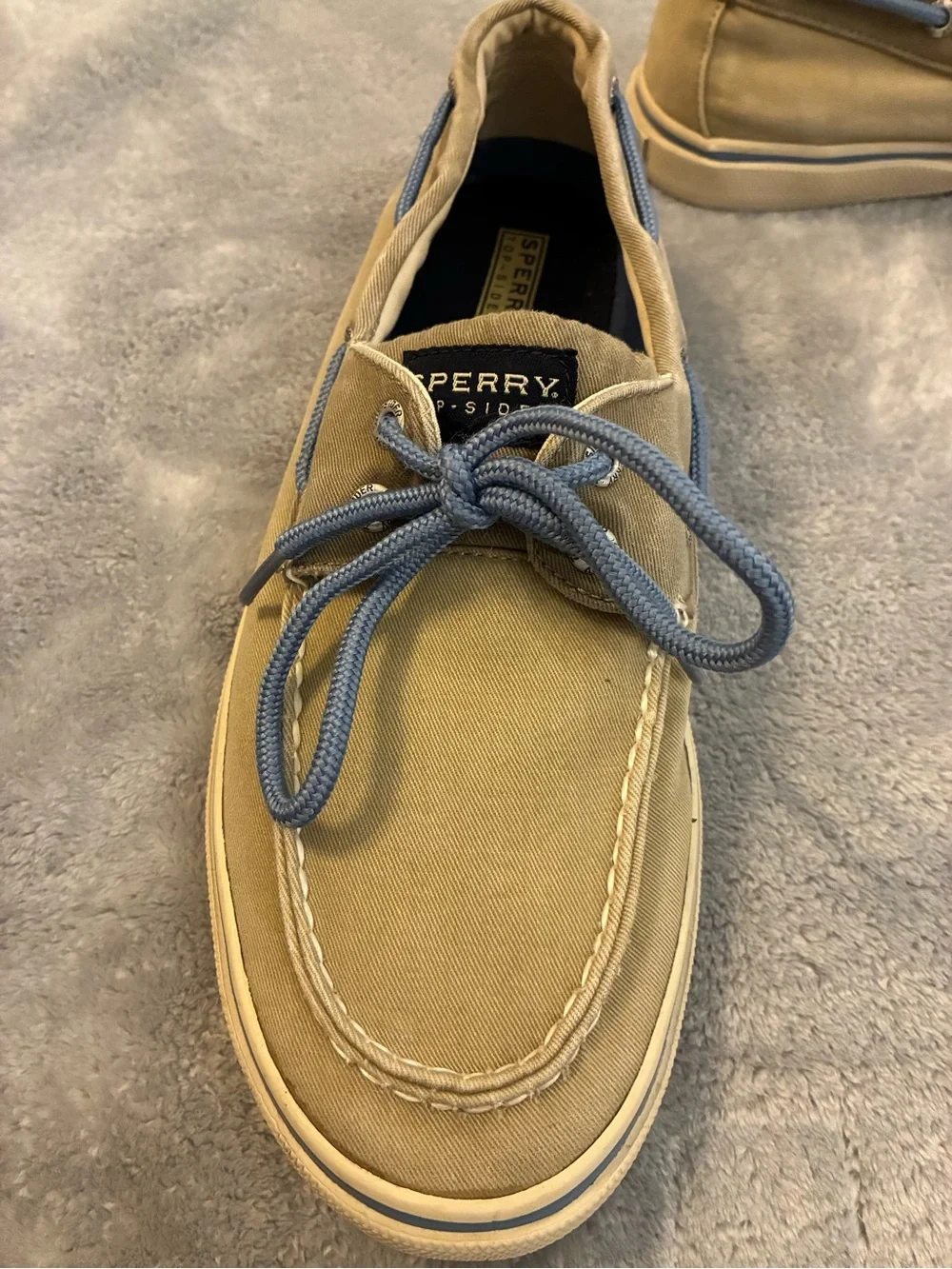 Men’s Size 11M Canvas Boat Shoes in Tan with Blue Laces